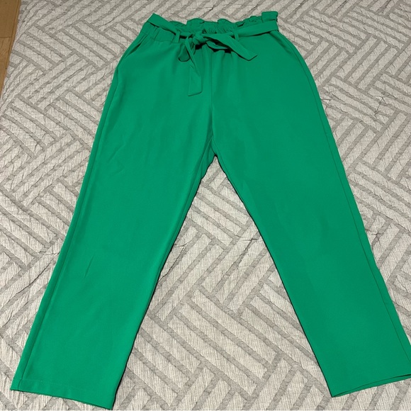 Women’s Green Riley & Rae Capri Pants - Picture 1 of 16